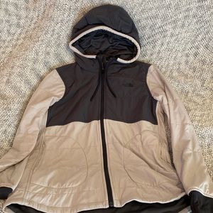 *Barely worn* Small North Face zip up